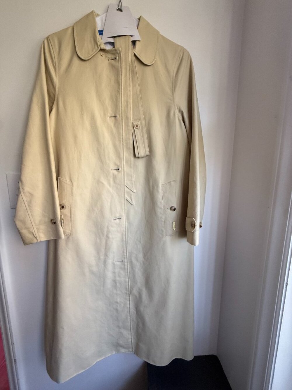 Hunter Beige Trench Coat Sz S Iconic British Heritage Style